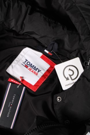 Γυναικείο μπουφάν Tommy Jeans, Μέγεθος XL, Χρώμα Μαύρο, Τιμή 235,99 €