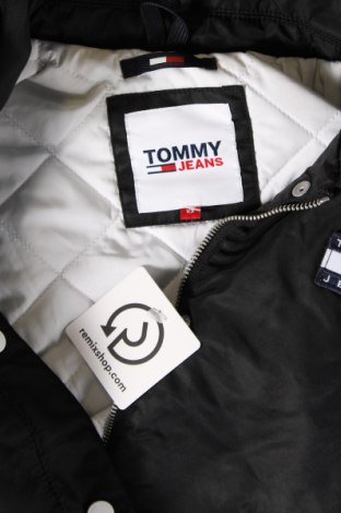 Дамско яке Tommy Jeans, Размер XS, Цвят Черен, Цена 142,99 лв.