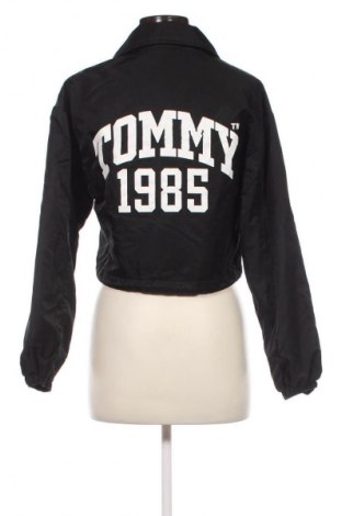 Дамско яке Tommy Jeans, Размер XS, Цвят Черен, Цена 142,99 лв.