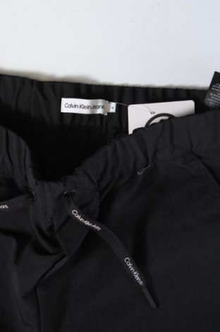 Pantaloni scurți pentru copii Calvin Klein Jeans, Mărime 15-18y/ 170-176 cm, Culoare Negru, Preț 269,74 Lei