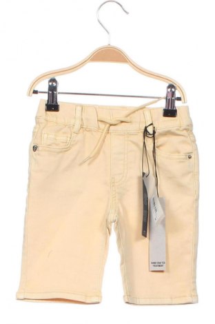 Kinder Shorts IKKS, Größe 2-3m/ 56-62 cm, Farbe Gelb, Preis € 49,48