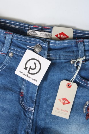 Pantaloni scurți pentru copii Lee Cooper, Mărime 11-12y/ 152-158 cm, Culoare Albastru, Preț 134,21 Lei