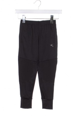 Pantaloni de trening, pentru copii, Mărime 6-7y/ 122-128 cm, Culoare Negru, Preț 32,17 Lei