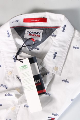 Cămașă de bărbați Tommy Jeans, Mărime XL, Culoare Alb, Preț 223,99 Lei