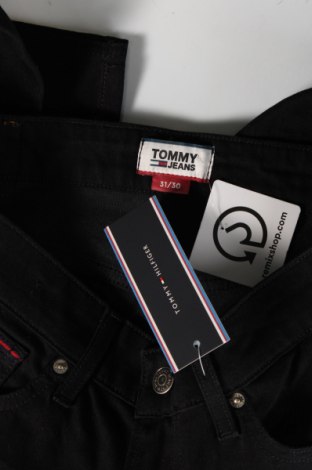 Męskie jeansy Tommy Jeans, Rozmiar S, Kolor Czarny, Cena 215,99 zł