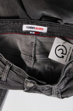 Męskie jeansy Tommy Jeans, Rozmiar M, Kolor Szary, Cena 192,99 zł