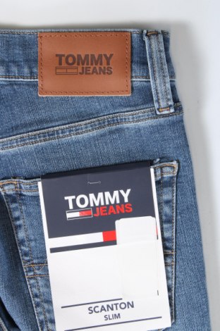 Męskie jeansy Tommy Jeans, Rozmiar S, Kolor Niebieski, Cena 233,99 zł