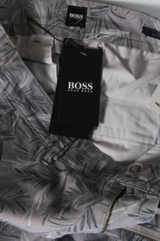 Pantaloni scurți de bărbați BOSS, Mărime M, Culoare Multicolor, Preț 436,99 Lei