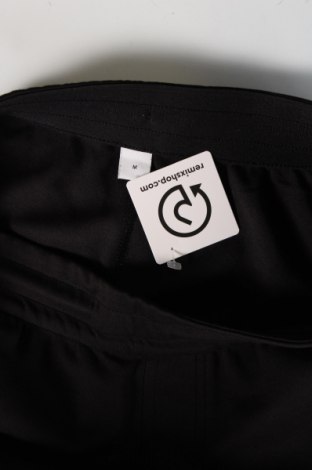 Pantaloni scurți de bărbați Calvin Klein, Mărime M, Culoare Negru, Preț 358,55 Lei