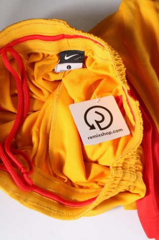 Мъжки къс панталон Nike, Размер L, Цвят Жълт, Цена 34,00 лв.