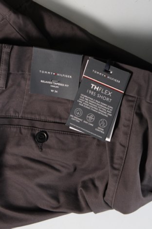 Pantaloni scurți de bărbați Tommy Hilfiger, Mărime L, Culoare Gri, Preț 542,76 Lei