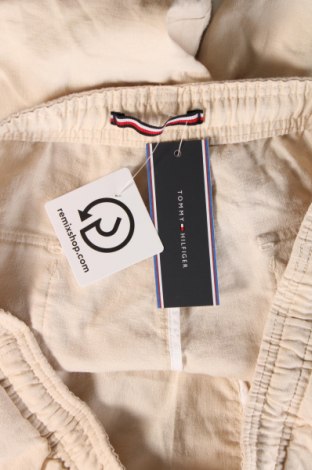 Pantaloni scurți de bărbați Tommy Hilfiger, Mărime L, Culoare Bej, Preț 542,76 Lei