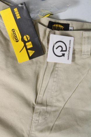 Herrenhose, Größe S, Farbe Grün, Preis 15,49 €