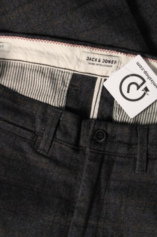 Pánske nohavice  Jack & Jones, Veľkosť M, Farba Sivá, Cena  5,95 €