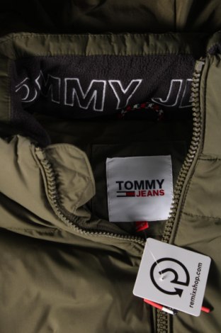 Мъжко яке Tommy Jeans, Размер L, Цвят Зелен, Цена 342,49 лв.