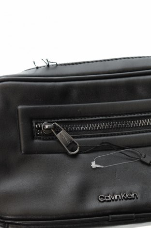 Kosmetiktasche Calvin Klein, Farbe Schwarz, Preis 37,79 €