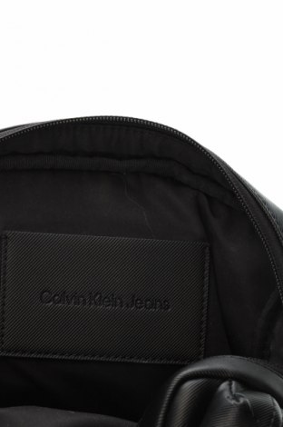 Kosmetický kufřík  Calvin Klein Jeans, Barva Černá, Cena  683,00 Kč