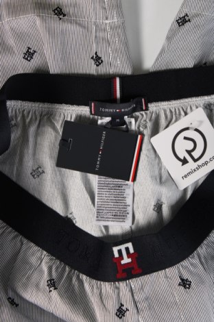 Piżama
 Tommy Hilfiger, Rozmiar M, Kolor Kolorowy, Cena 131,99 zł