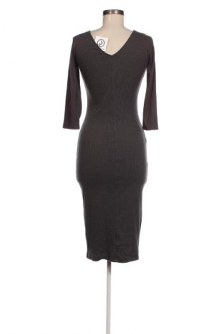 Kleid, Größe S, Farbe Grau, Preis € 8,49