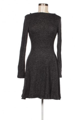 Kleid, Größe M, Farbe Grau, Preis € 5,99