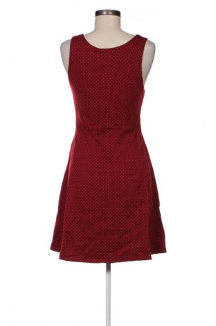 Kleid, Größe M, Farbe Rot, Preis € 5,49