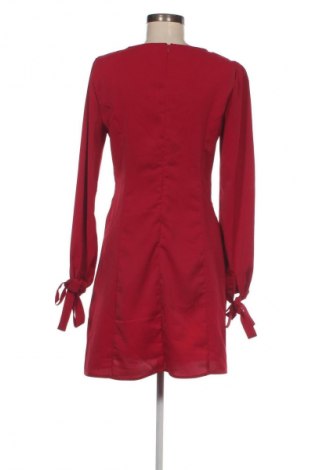 Kleid, Größe M, Farbe Rot, Preis € 5,99