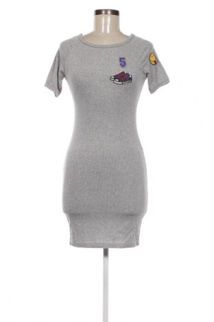 Kleid Amelie & Amelie, Größe M, Farbe Grau, Preis 3,99 €