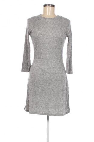 Kleid Bershka, Größe M, Farbe Grau, Preis 10,09 €