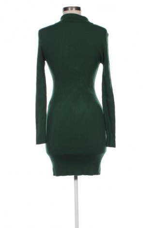 Rochie Stradivarius, Mărime M, Culoare Verde, Preț 33,99 Lei