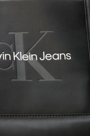 Taška  Calvin Klein Jeans, Barva Černá, Cena  1 563,00 Kč