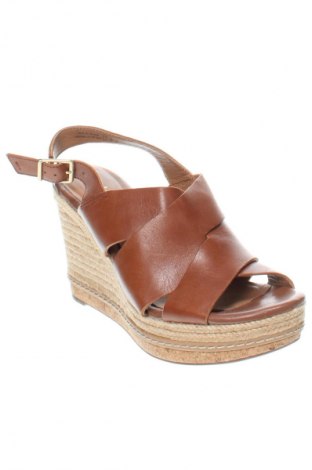 Sandale Clarks, Mărime 41, Culoare Maro, Preț 99,74 Lei