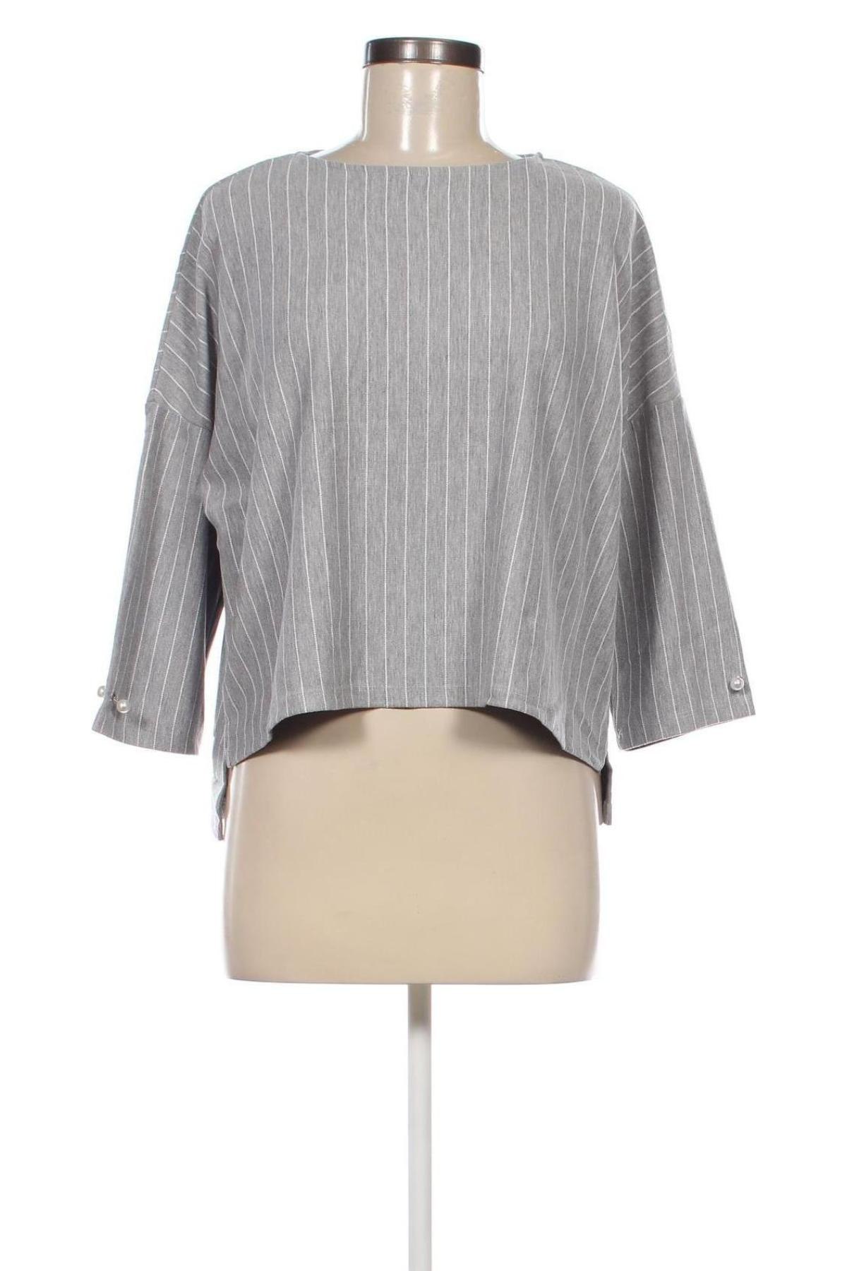 Damen Shirt Stradivarius, Größe M, Farbe Grau, Preis € 3,99