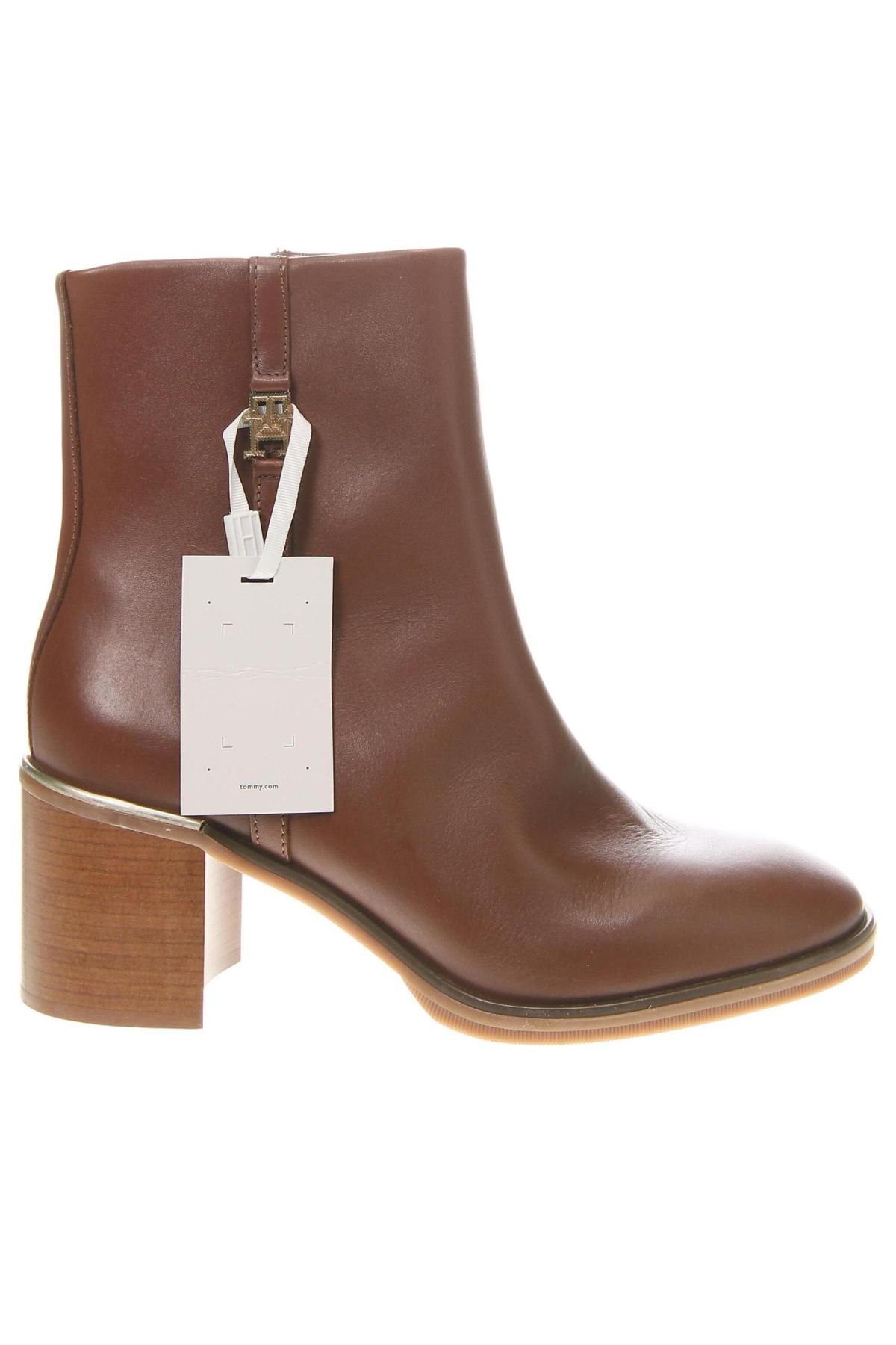 Botine de damă Tommy Hilfiger, Mărime 40, Culoare Maro, Preț 485,99 Lei