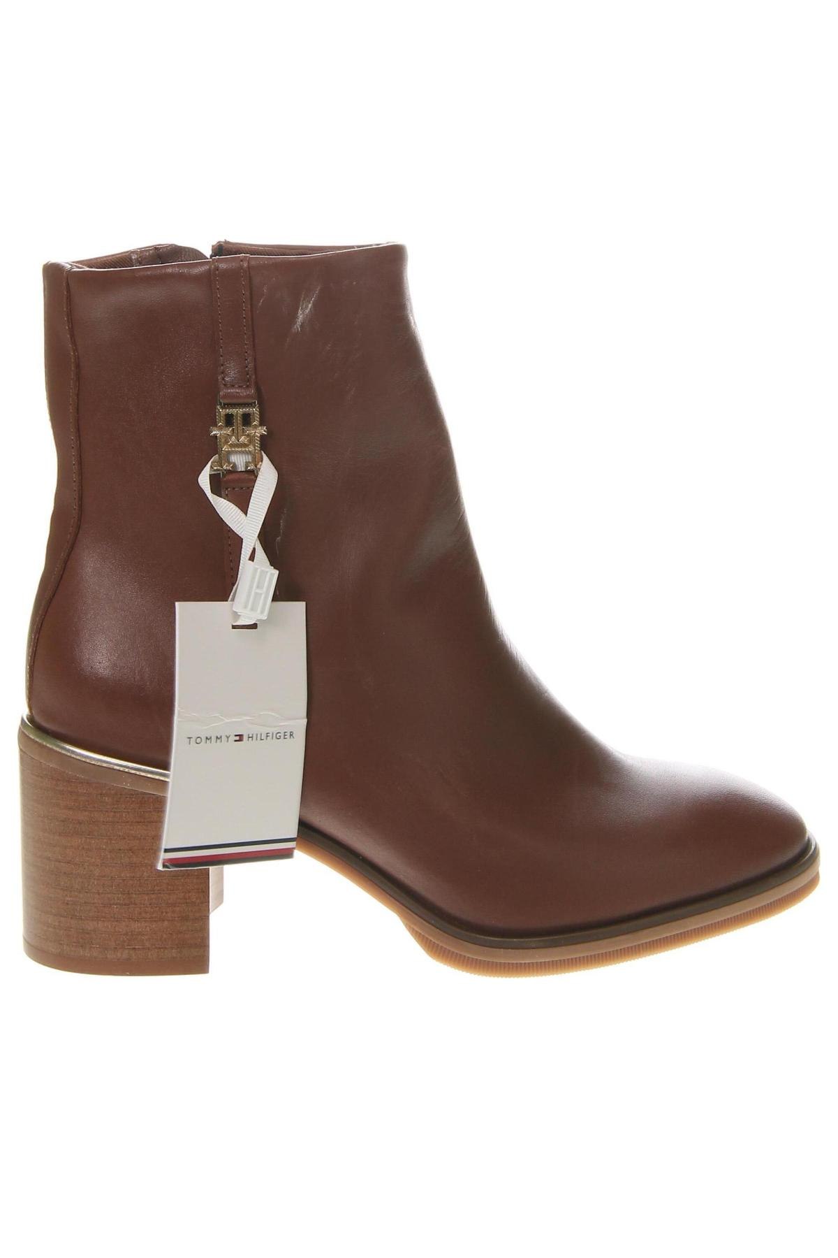 Botine de damă Tommy Hilfiger, Mărime 38, Culoare Maro, Preț 639,99 Lei