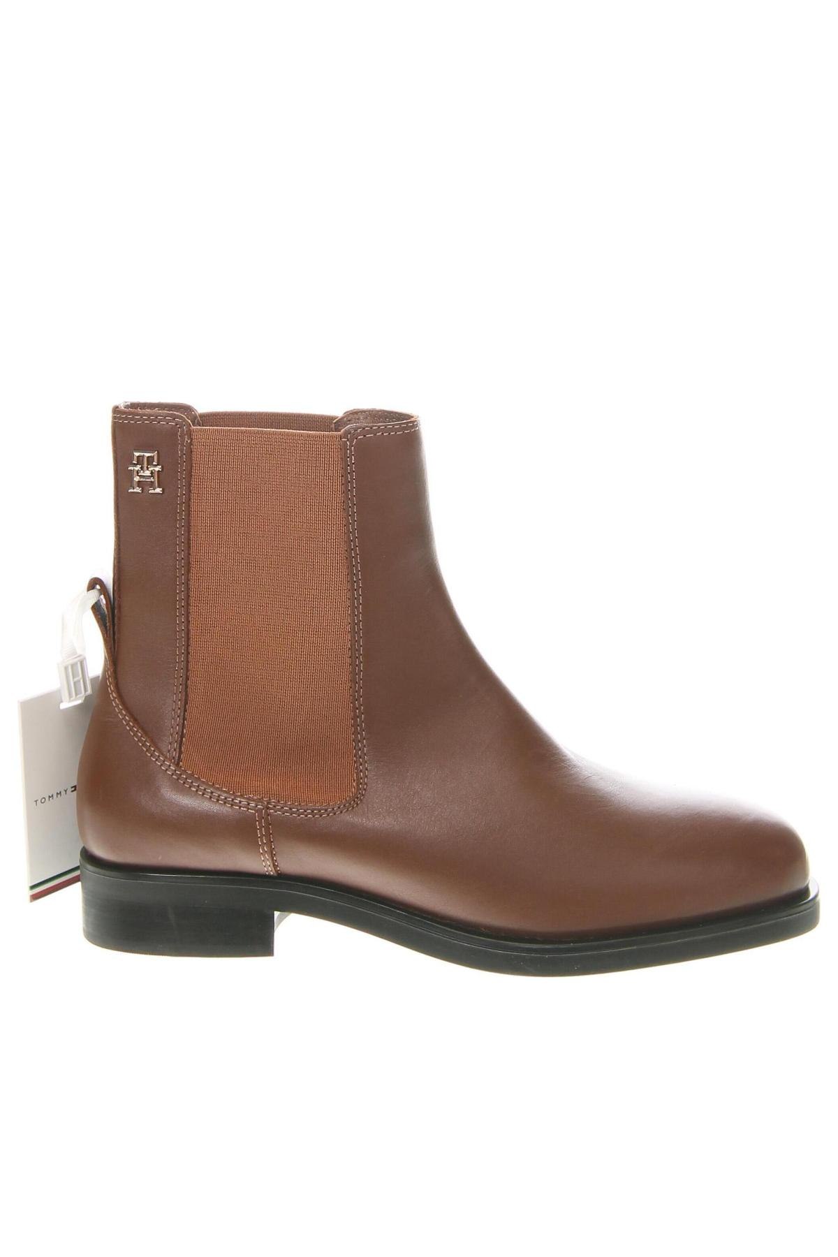 Botine de damă Tommy Hilfiger, Mărime 38, Culoare Maro, Preț 809,49 Lei