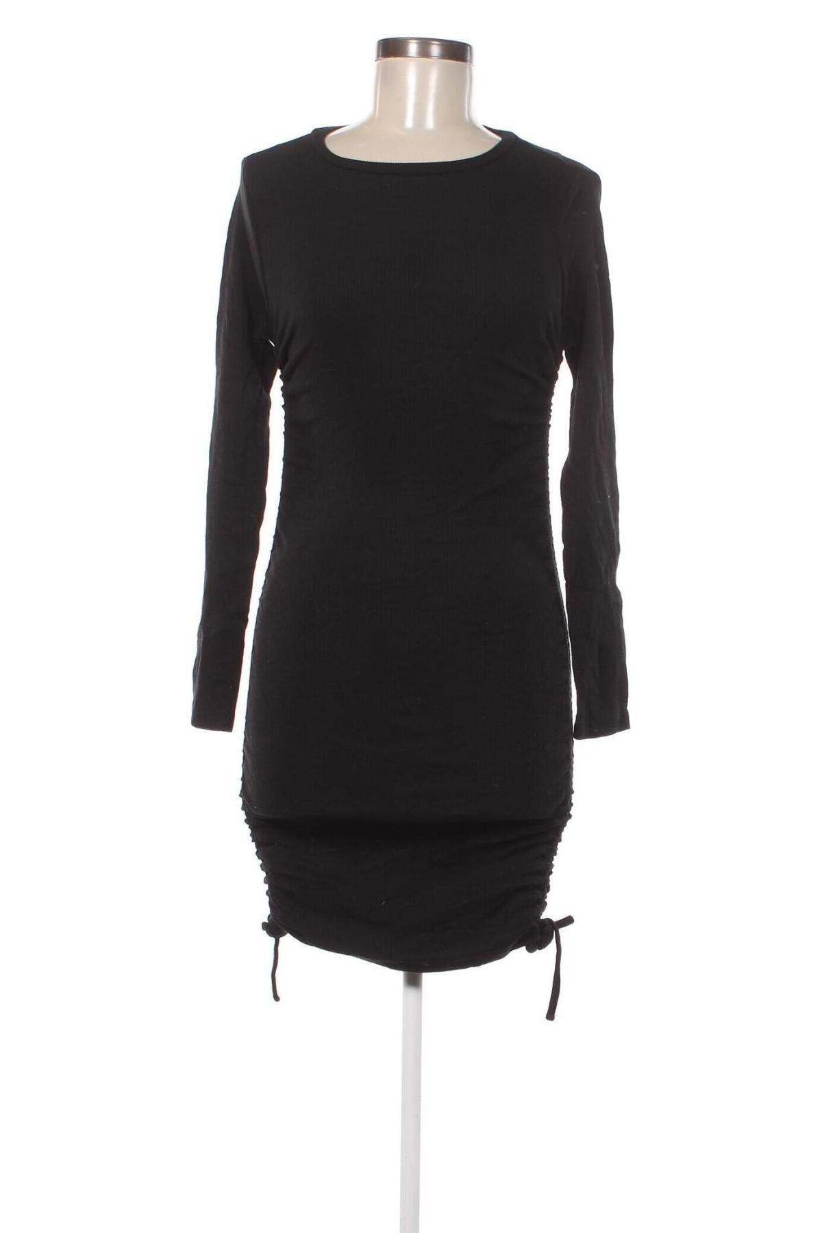 Rochie Bershka, Mărime S, Culoare Negru, Preț 33,99 Lei