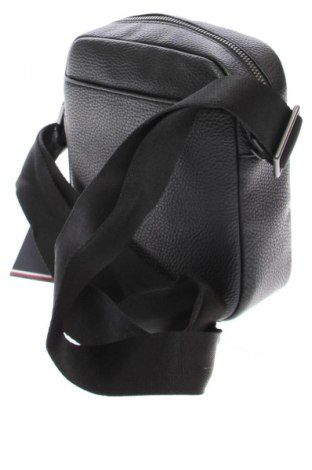Kabelka  Tommy Hilfiger, Farba Čierna, Cena  62,95 €