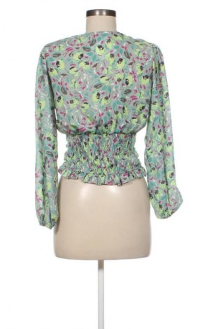Damen Shirt NEW COLLECTION, Größe M, Farbe Mehrfarbig, Preis € 23,99