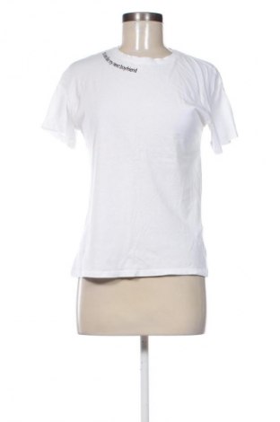 Γυναικείο t-shirt Bershka, Μέγεθος S, Χρώμα Λευκό, Τιμή 8,75 €