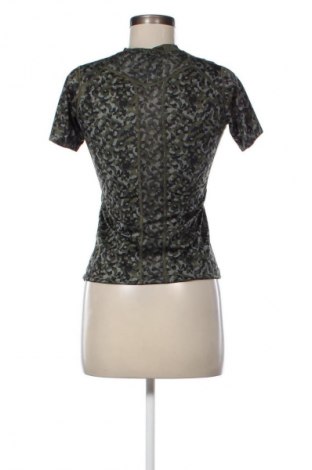 Damen T-Shirt Nike, Größe M, Farbe Mehrfarbig, Preis 18,99 €