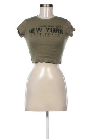 Γυναικείο t-shirt Terranova, Μέγεθος S, Χρώμα Πράσινο, Τιμή 10,99 €