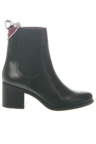 Damskie botki Tommy Hilfiger, Rozmiar 39, Kolor Czarny, Cena 1 094,99 zł