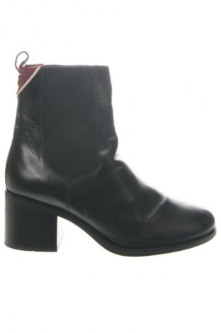 Dámské boty  Tommy Hilfiger, Velikost 42, Barva Černá, Cena  1 929,00 Kč