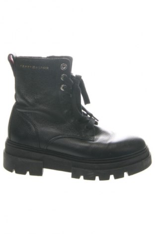 Дамски боти Tommy Hilfiger, Размер 38, Цвят Черен, Цена 224,99 лв.