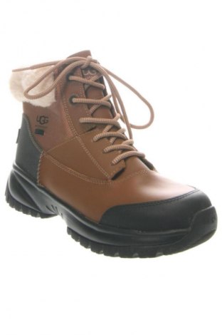 Дамски боти UGG Australia, Размер 39, Цвят Кафяв, Цена 184,99 лв.