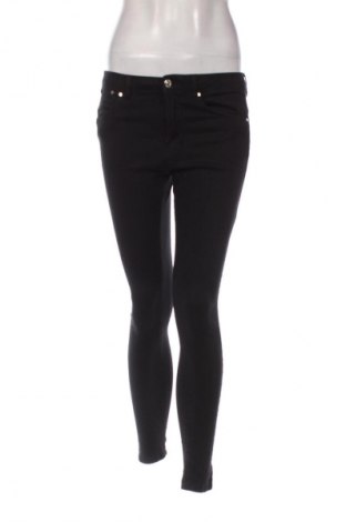 Damskie jeansy Bershka, Rozmiar M, Kolor Czarny, Cena 66,67 zł