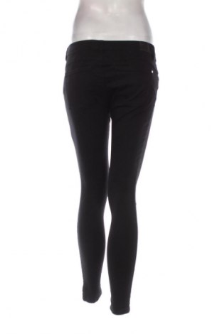 Damskie jeansy Bershka, Rozmiar M, Kolor Czarny, Cena 66,67 zł