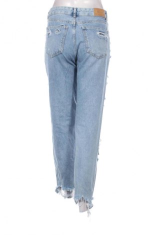 Blugi de femei Bershka, Mărime S, Culoare Albastru, Preț 76,00 Lei