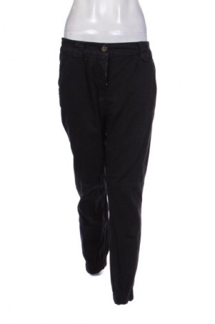 Blugi de femei Bershka, Mărime S, Culoare Negru, Preț 76,00 Lei
