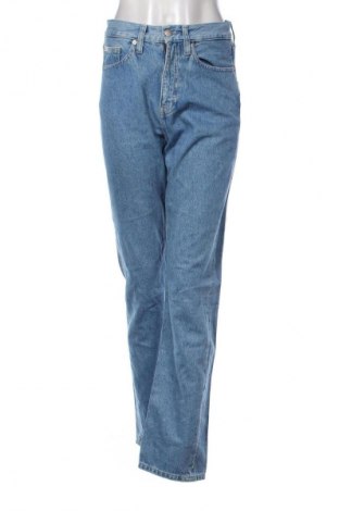 Дамски дънки Calvin Klein Jeans, Размер S, Цвят Син, Цена 68,99 лв.